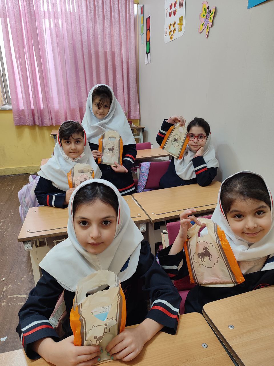 هدیه حوریا جان مقصودی اول رنگین کمان